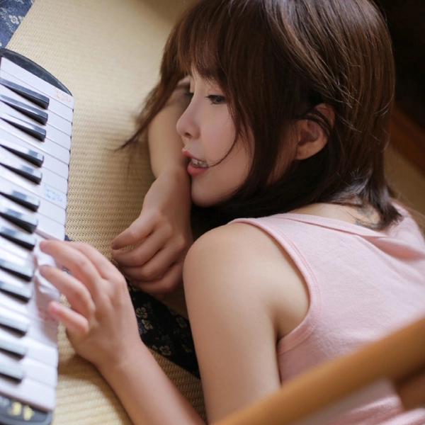 Hye7